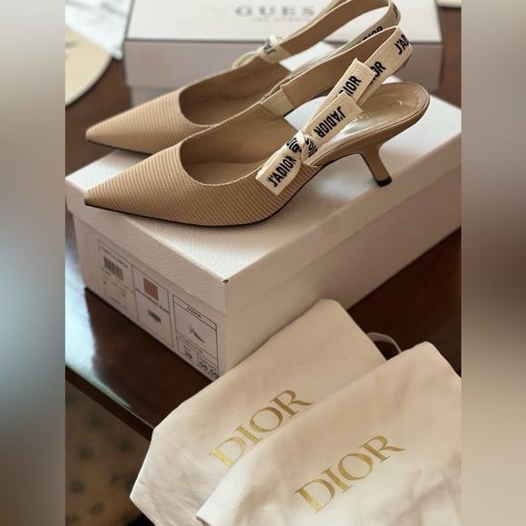 J'ADIOR SLINGBACK PUMP
Nude Technical Fabric - Picture 2 of 5